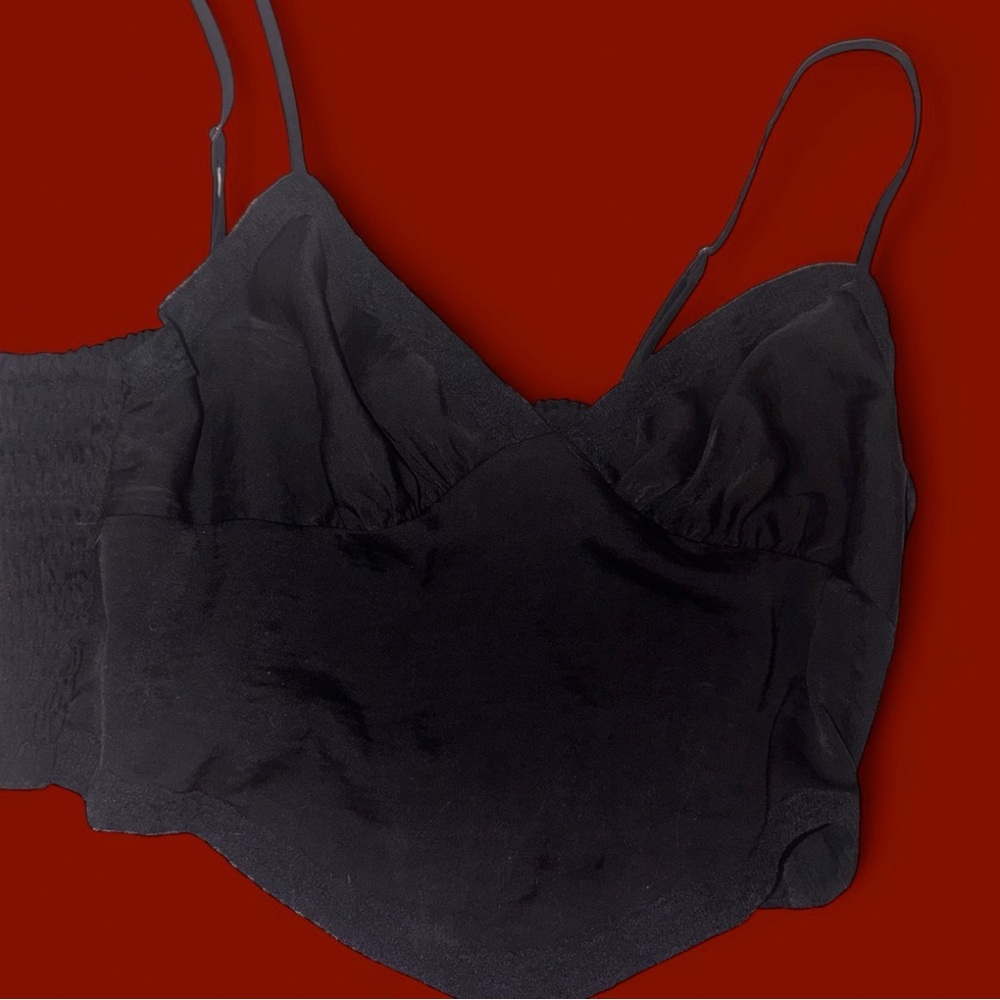 BLACK SPAGHETTI CROP TOP